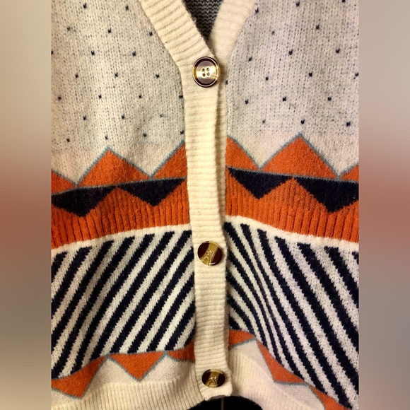 Retro-Inspired Multi-Colored Cardigan - Picture 4 of 5